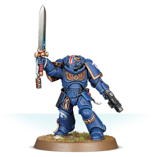 TENIENTE PRIMARIS CON ESPADA DE ENERGÍA